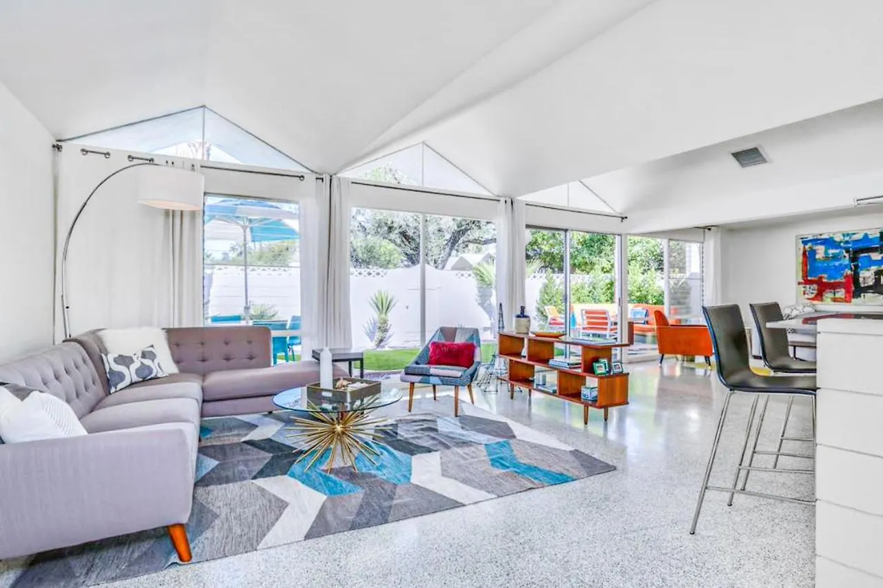 Folded-Plate Roof Apartamento Palm Springs