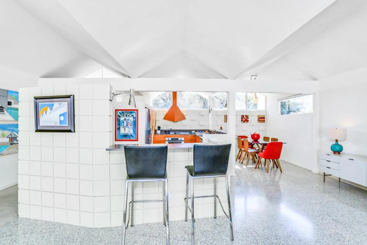 Folded-Plate Roof Apartment Palm Springs 0*,  United States