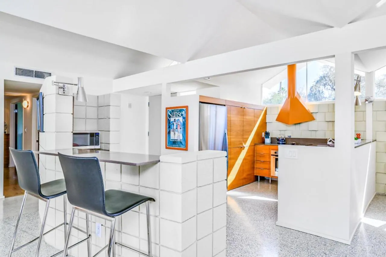 Folded-Plate Roof Apartment Palm Springs United States