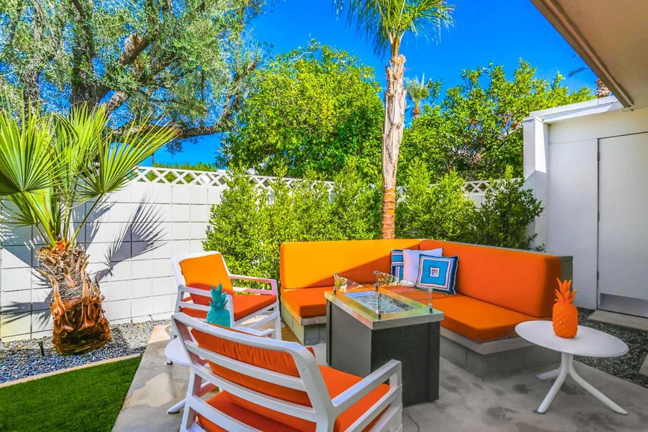 Folded-Plate Roof Apartment Palm Springs United States